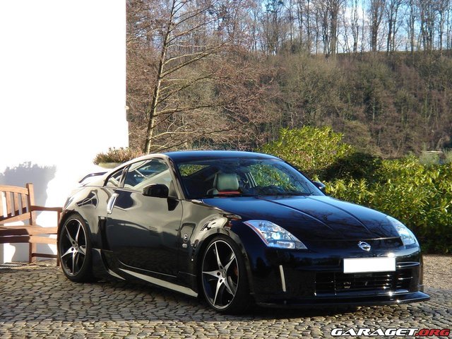 2004 Nissan 350z in snow #3