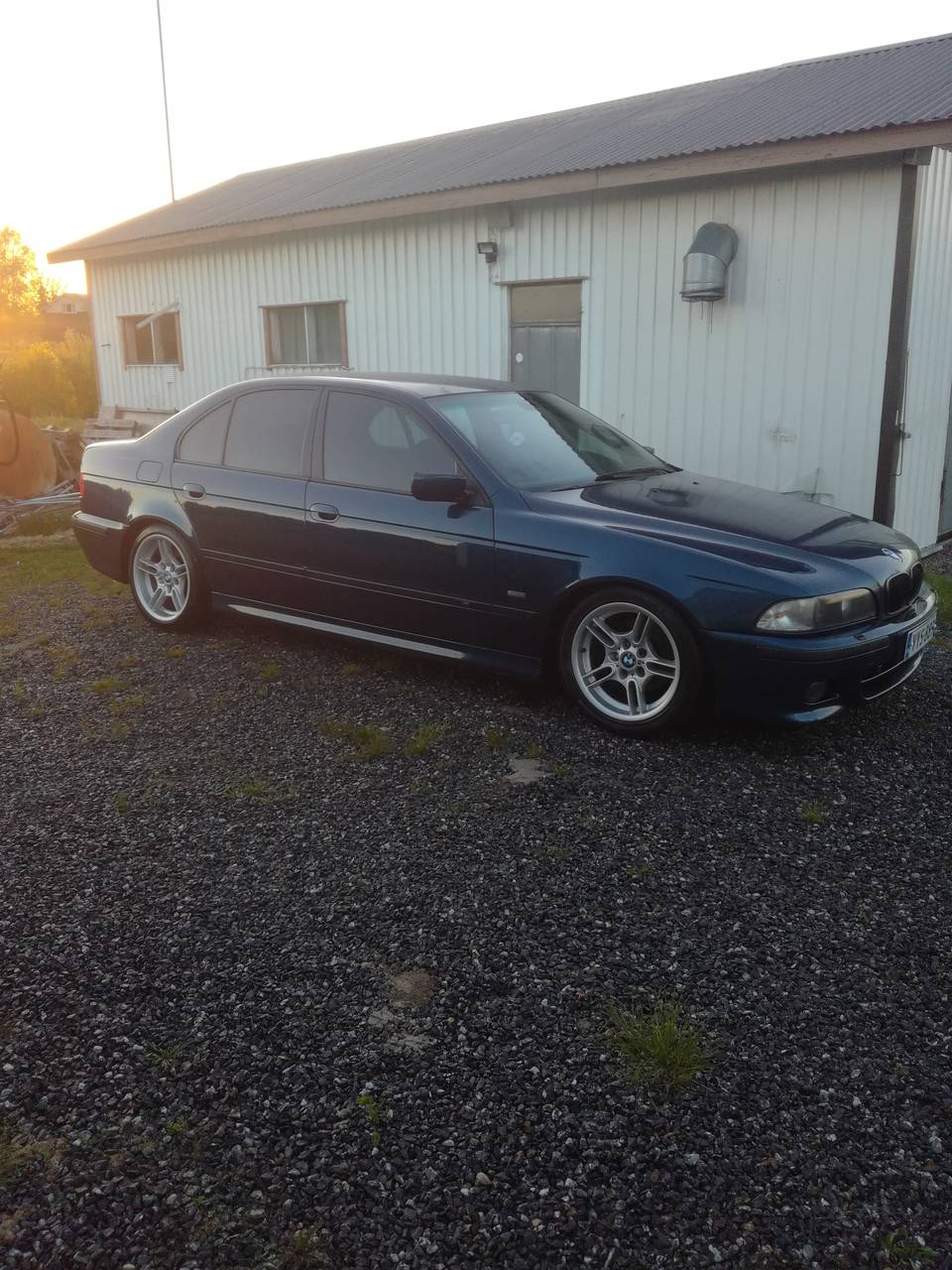 BMW 523i