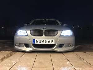 BMW 330 i E90