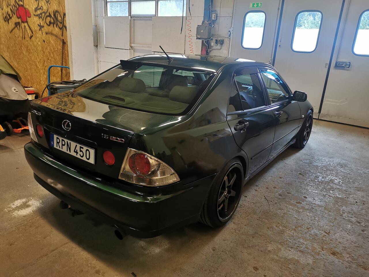 Lexus IS200