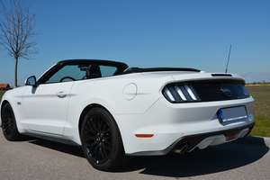 Ford Mustang Convertible V8 GT