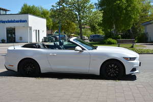Ford Mustang Convertible V8 GT