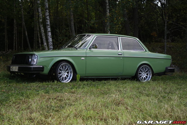 Volvo 242dl 1975 sedan