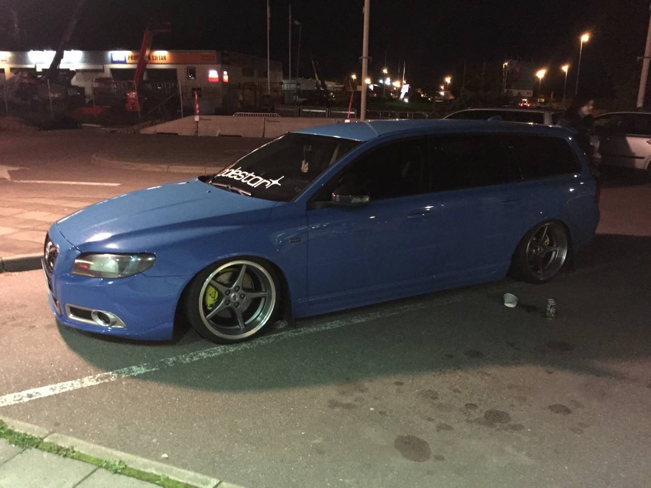 Volvo v70 stance