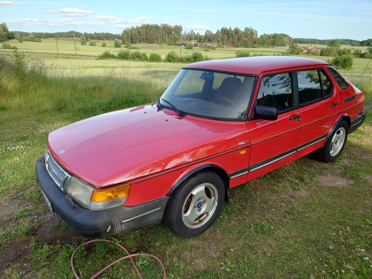Saab 900i