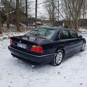 BMW E38 728iA