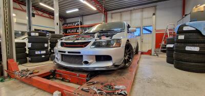 Mitsubishi Evolution IX
