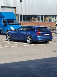 Volvo V90 D4 R-design