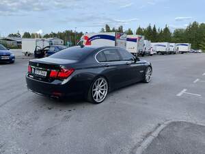 BMW 750 f01