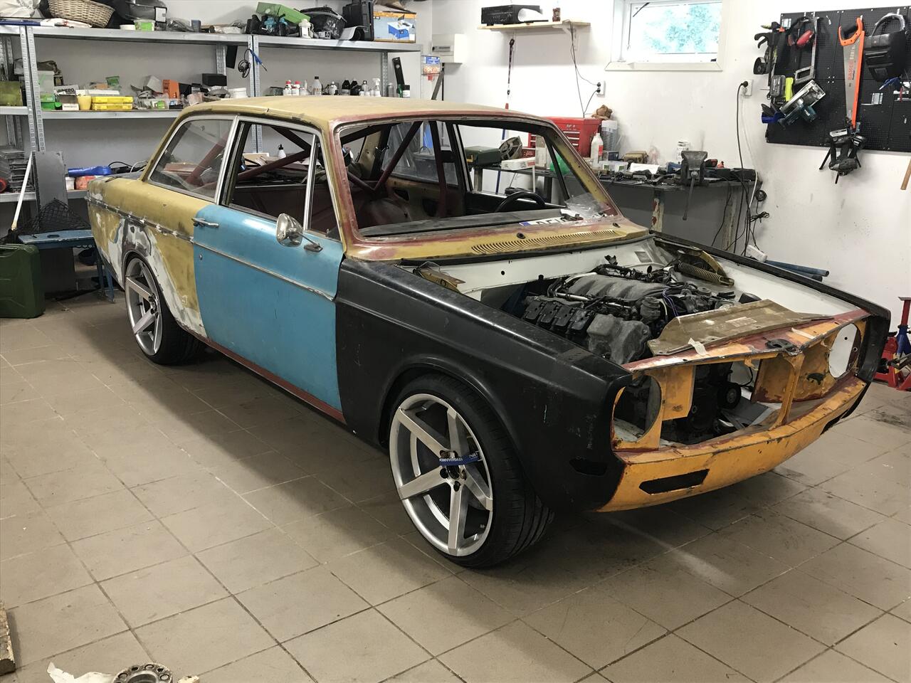 Volvo 142