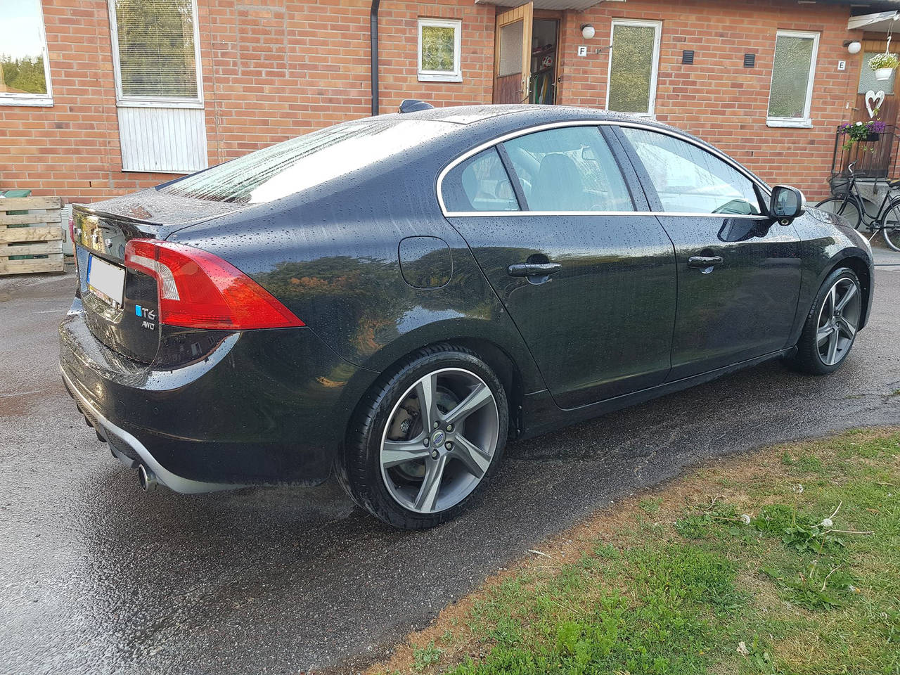 Volvo S60 T6 AWD RDesign "Black R" (2013) Garaget