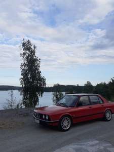 BMW 518 E28
