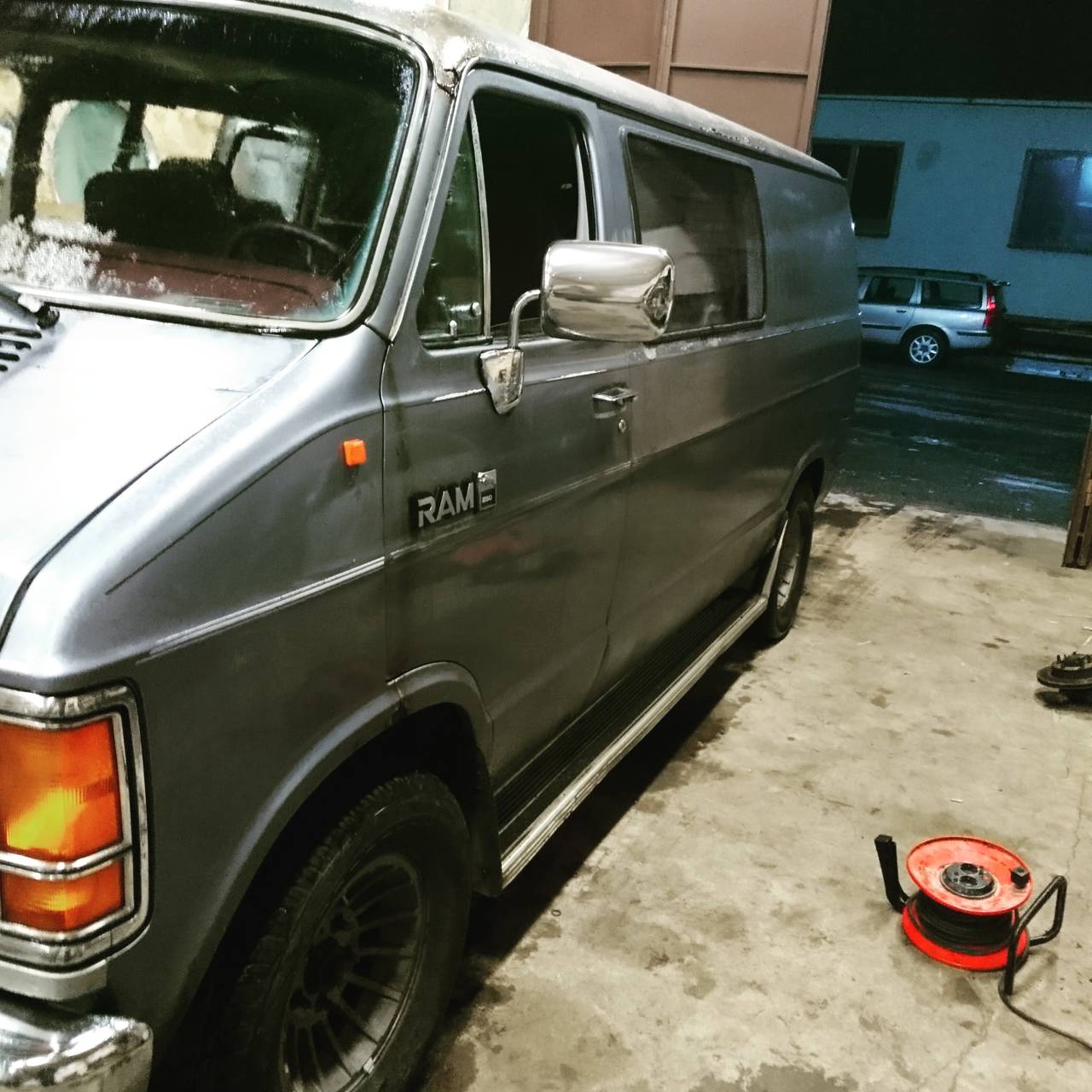 Dodge Ram Van B250
