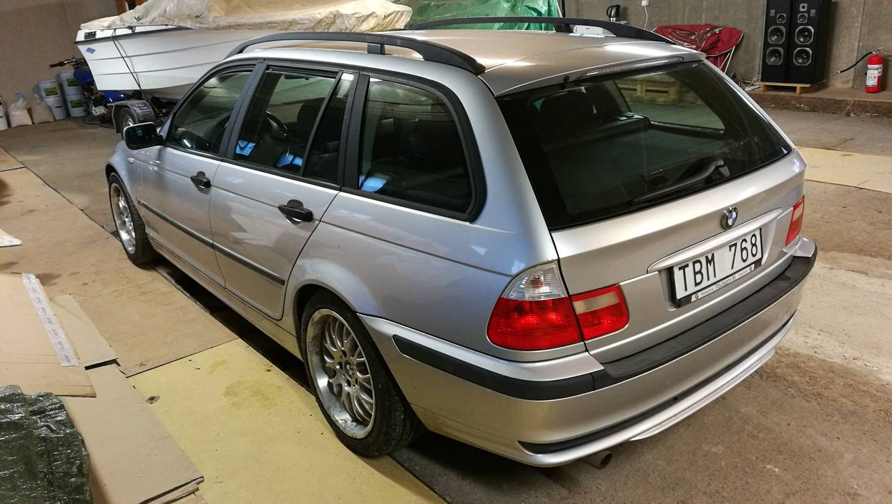 BMW 318i Touring E46 (2002) - Garaget