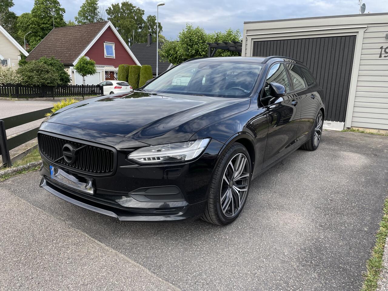 Volvo V90 business