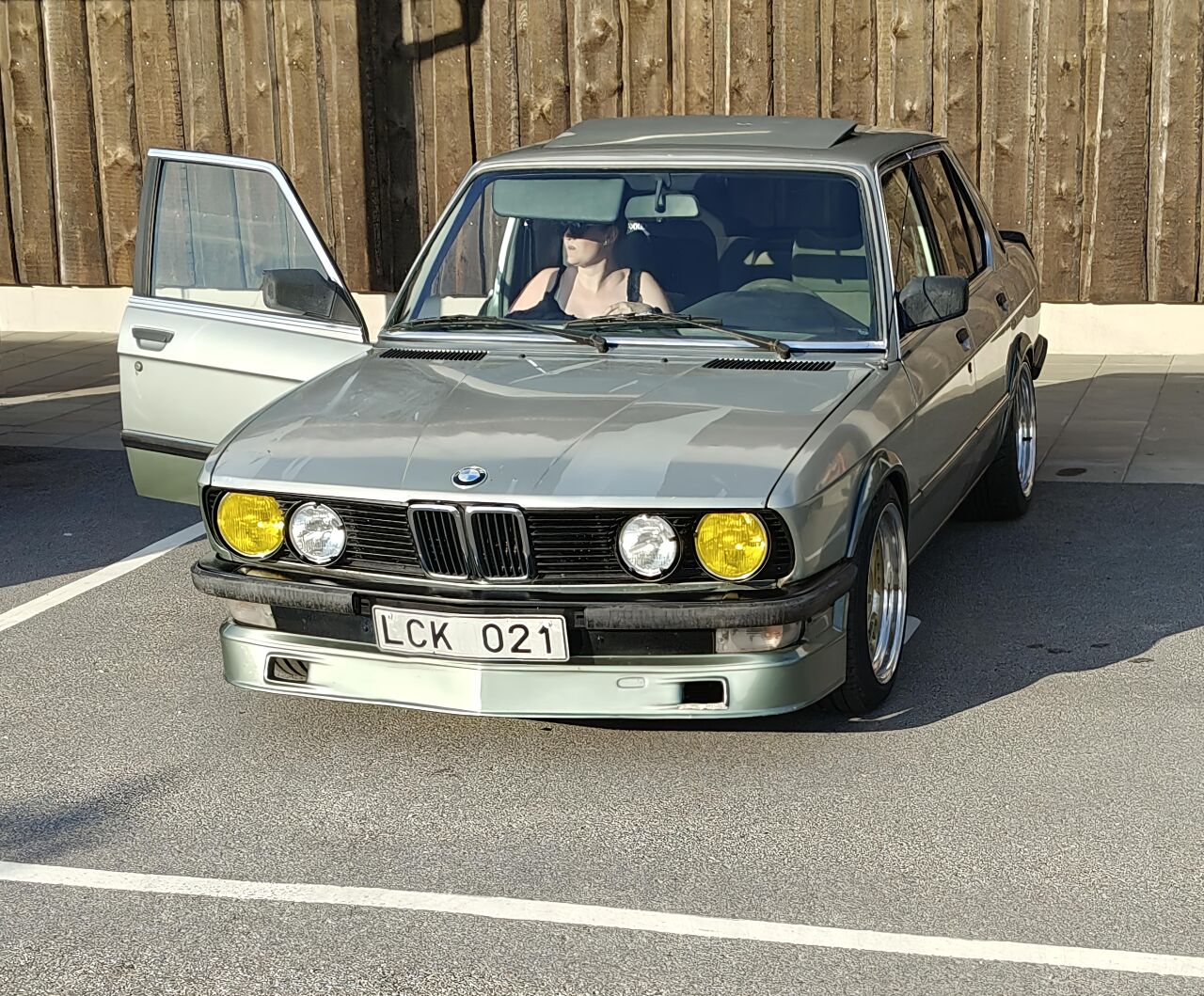 BMW 528i