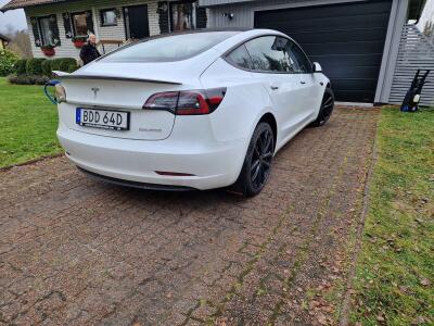 Tesla Model 3 Performance