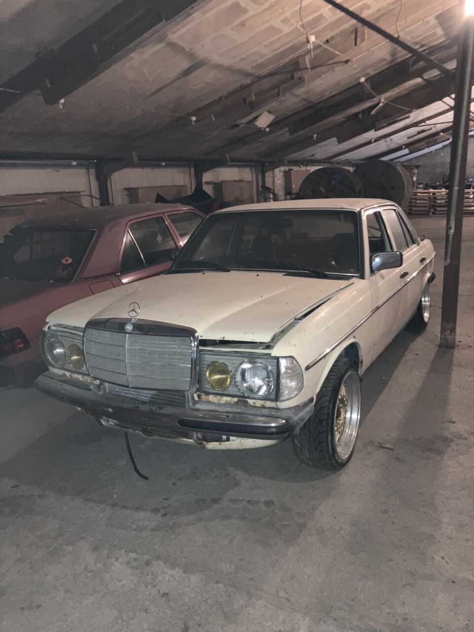 Mercedes W123 240D