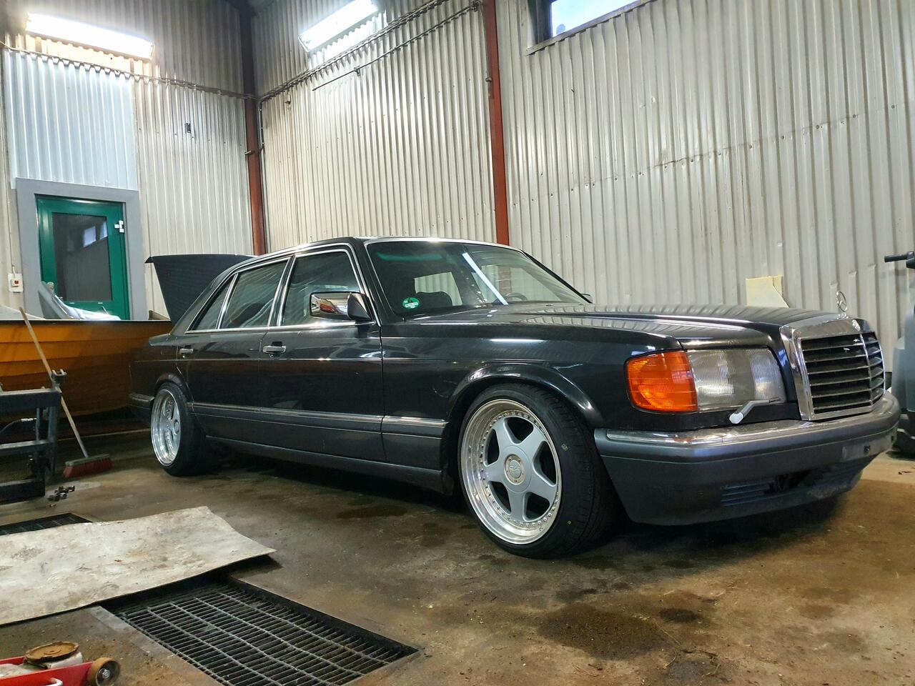 Mercedes W126 560sel