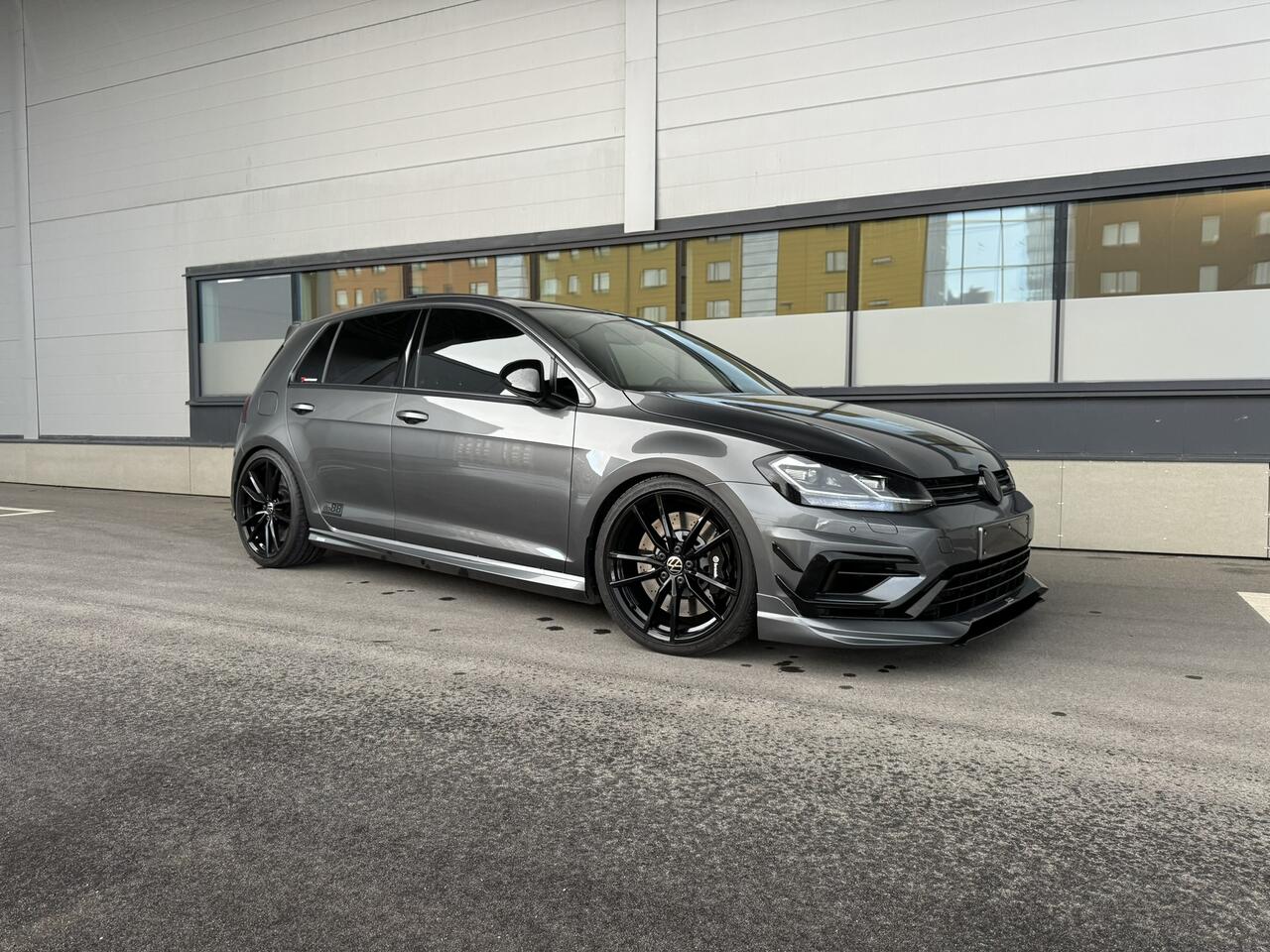 Volkswagen Golf R Performance