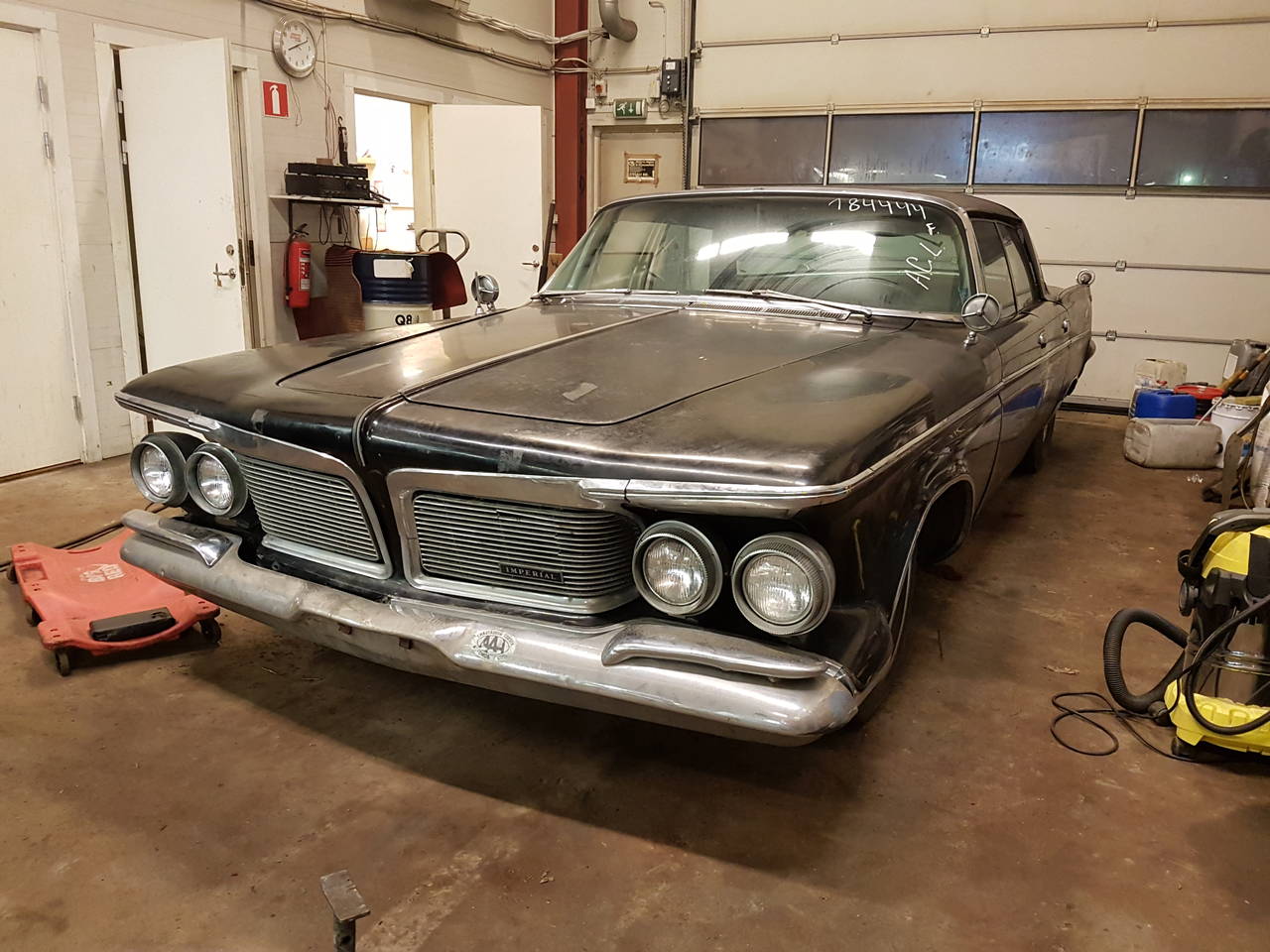 Chrysler Imperial crown