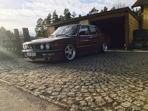 BMW E28 / 520i