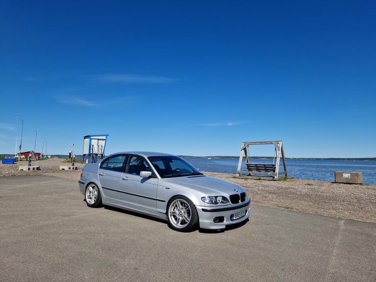 BMW 330i