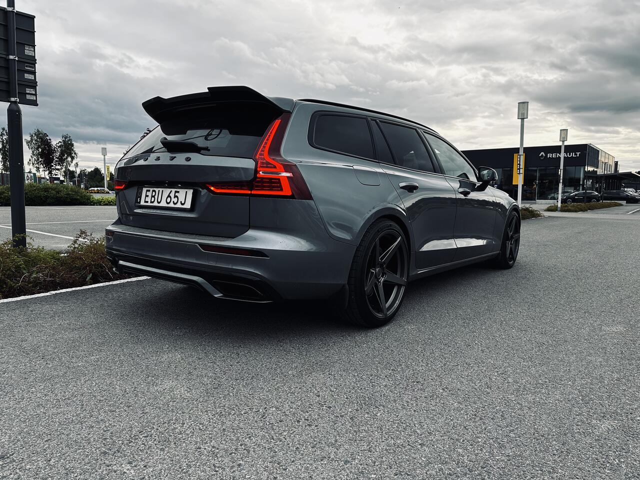 Volvo V60 R-design
