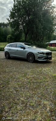 Volvo V60 D5 Black R