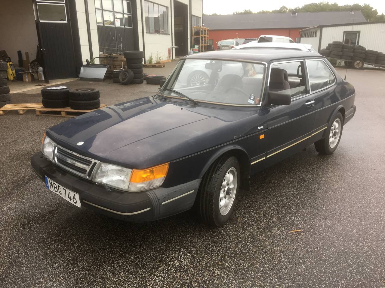 Saab 900i