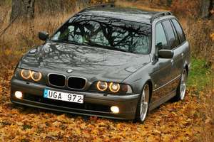 BMW E39 525i