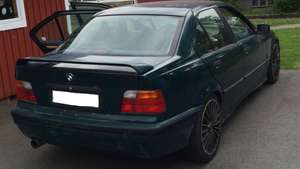BMW E36 320 sedan