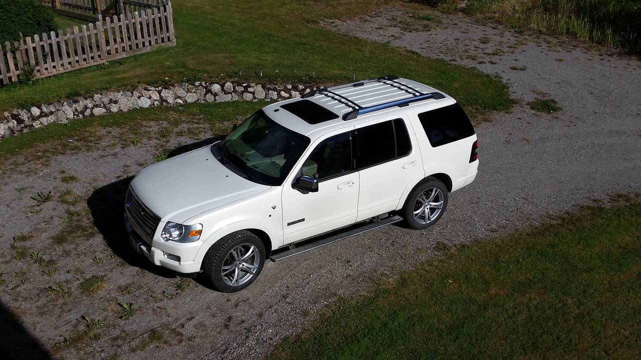 Ford Explorer "Expedition" (2008) - Garaget