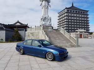 BMW E39 525ia