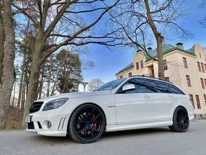 Mercedes C63 AMG Performance Package