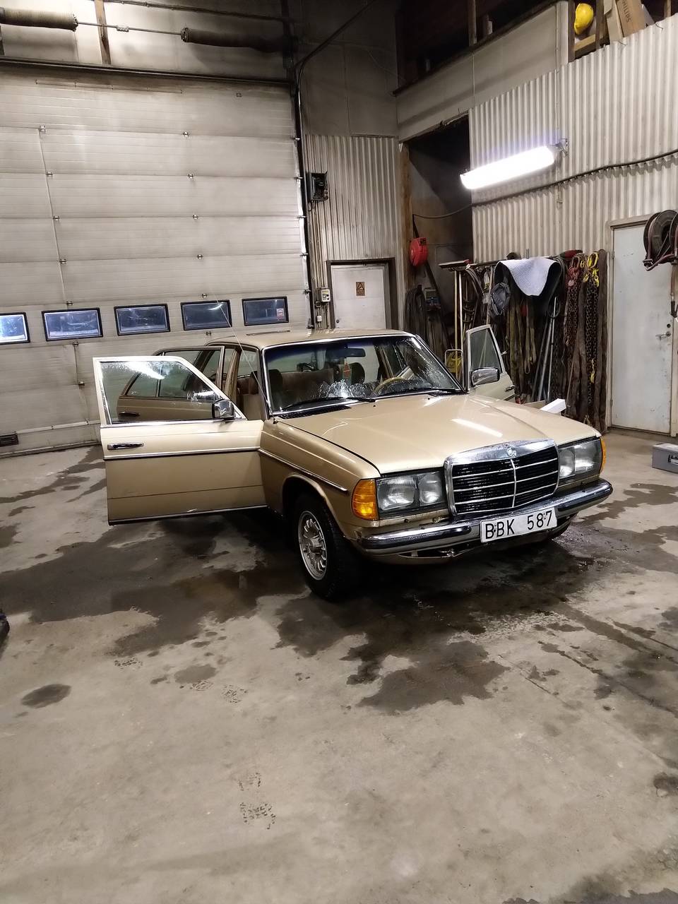 Mercedes w123 250D