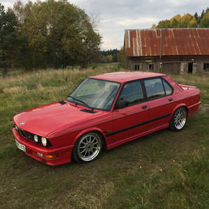 BMW M535 E28