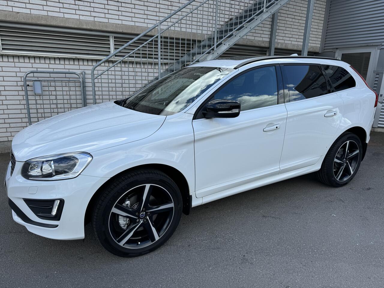 Volvo XC60 D5 AWD R-Design Polestar