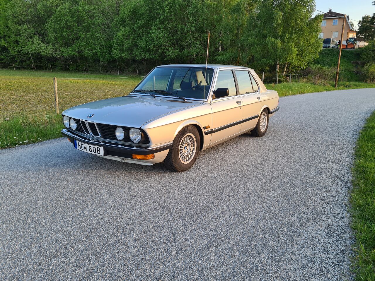 BMW E28 520i
