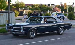 Pontiac LeMans 4-door Hardtop