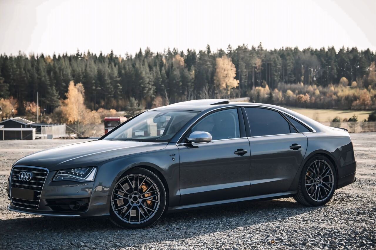 Audi S8