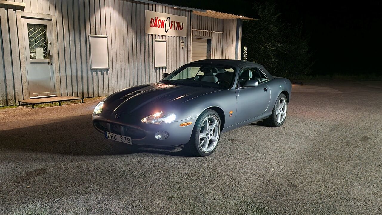 Jaguar XKR (X100)