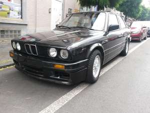 BMW 325 i E30