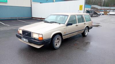 Volvo 745 GLE