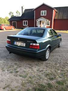 BMW E36 320i Sedan