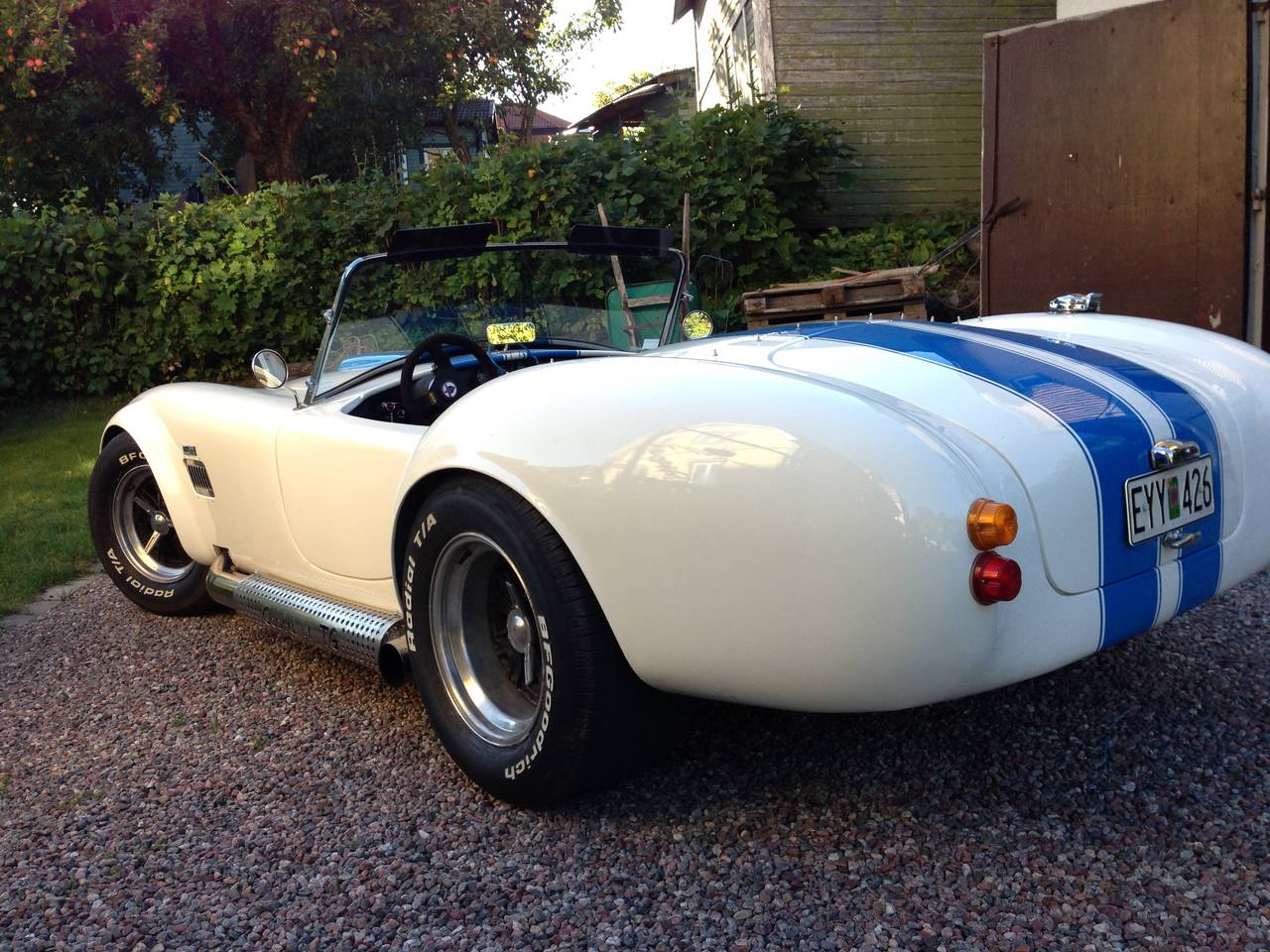 AC Cobra 427