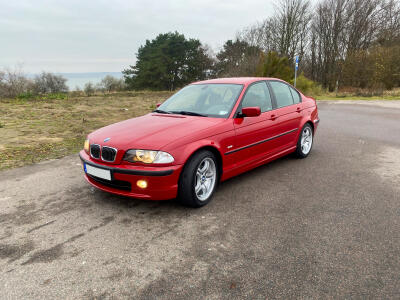 BMW 328i