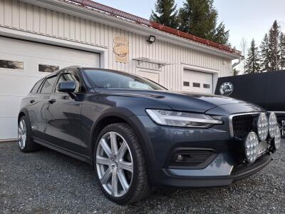 Volvo V60 Cross Country B4