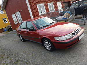 Saab 9-3 2.0I 5D RED and B