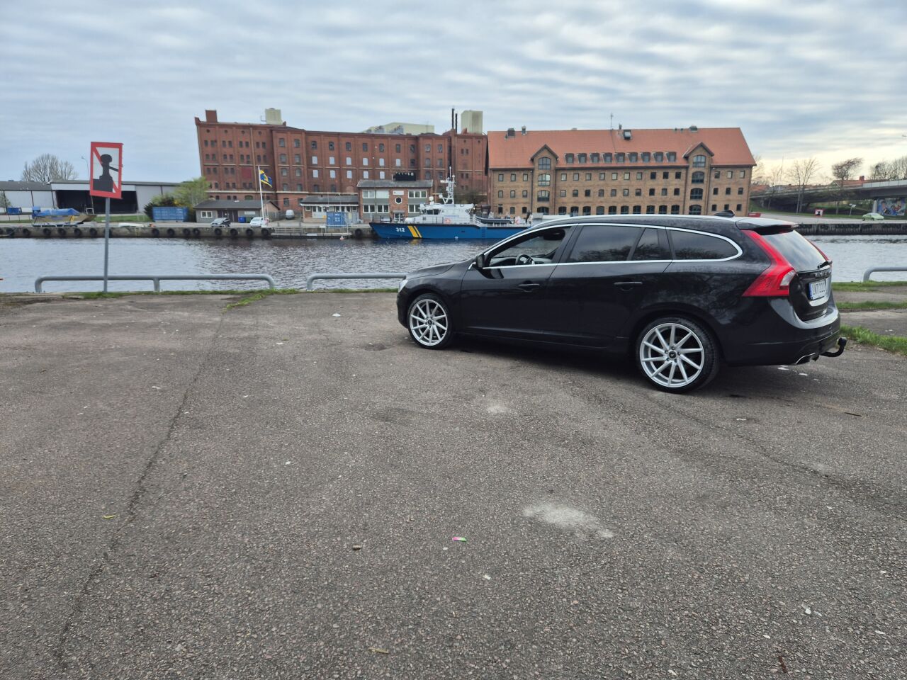 Volvo V60 T5